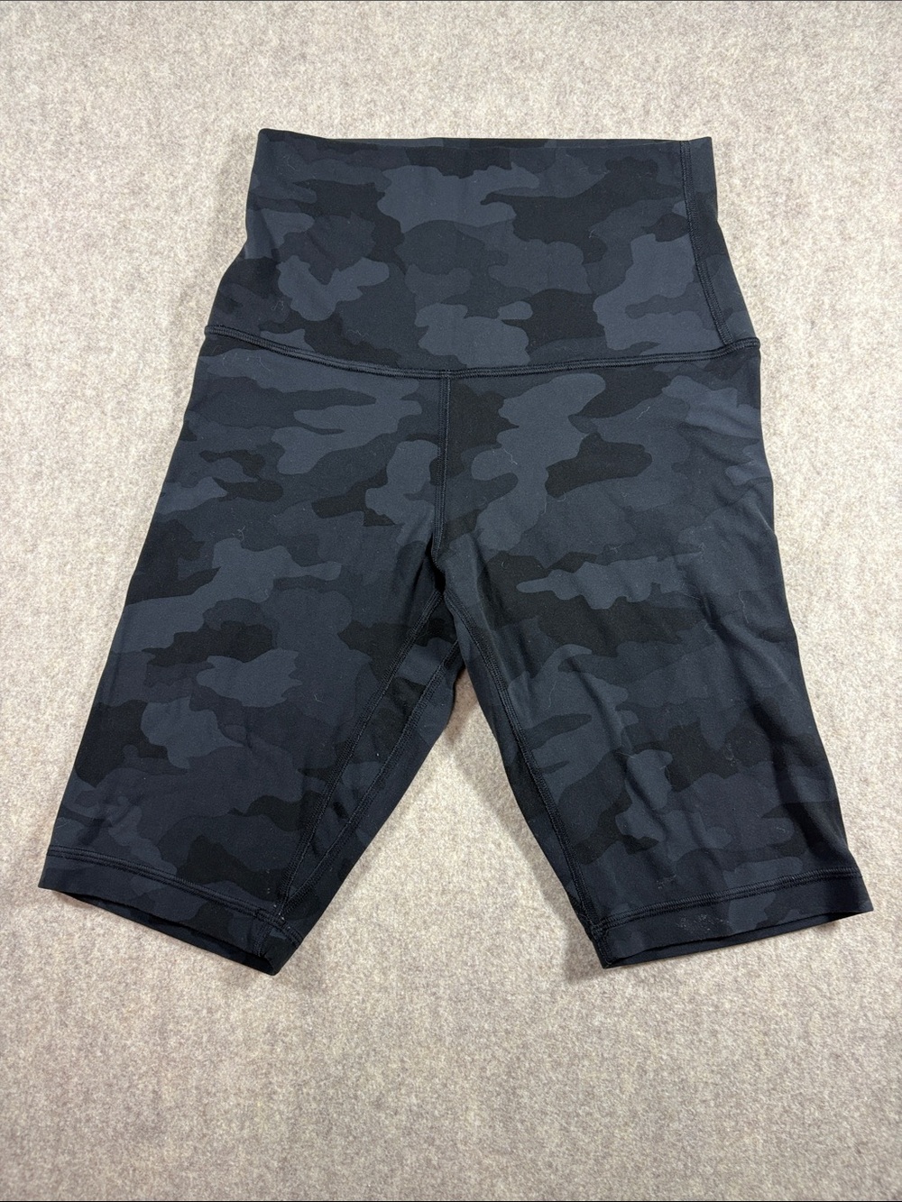 Lululemon Align Super High-Rise Short 10" Camo Deep Coal - Size 6 EUC
